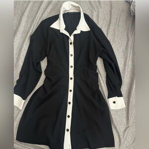 Zara Black and White Long Sleeve Shirt Dress
Runs small More like a large